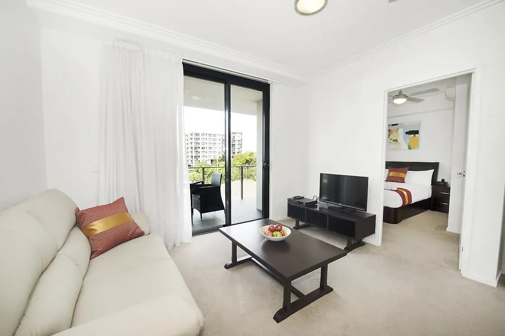 Gladstone City Central Apartment Hotel Official 4*,
