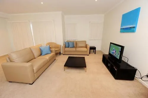 Gladstone City Central Apartment Hotel Official