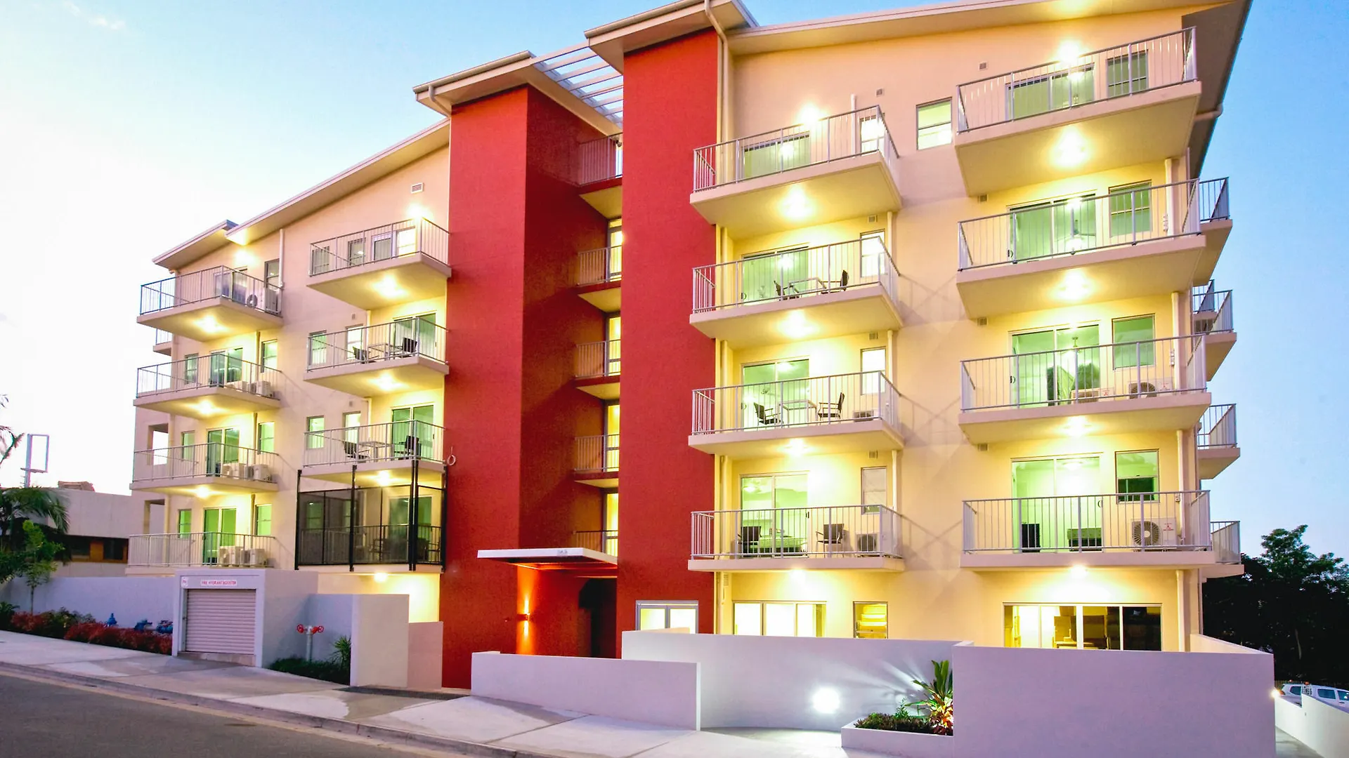 **** Aparthotel Gladstone City Central Apartment Hotel Official Australia