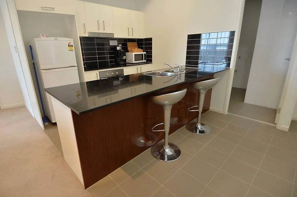 Gladstone City Central Apartment Hotel Official 4*,